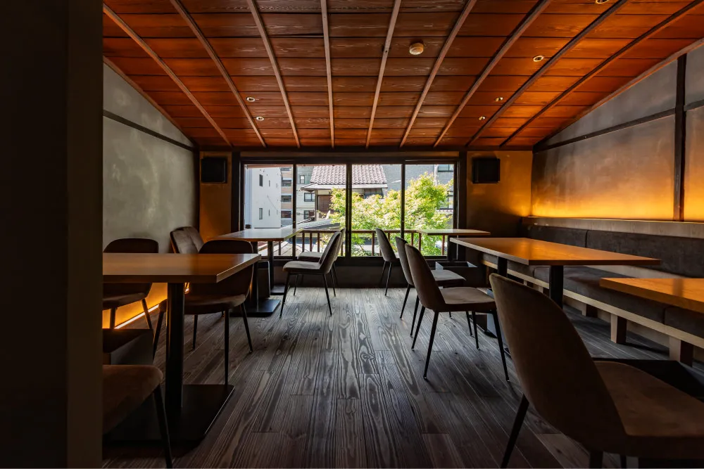 京都 烏丸御池 京町家リノベーションのトラットリアBONSAI 1877の2階ダイニング